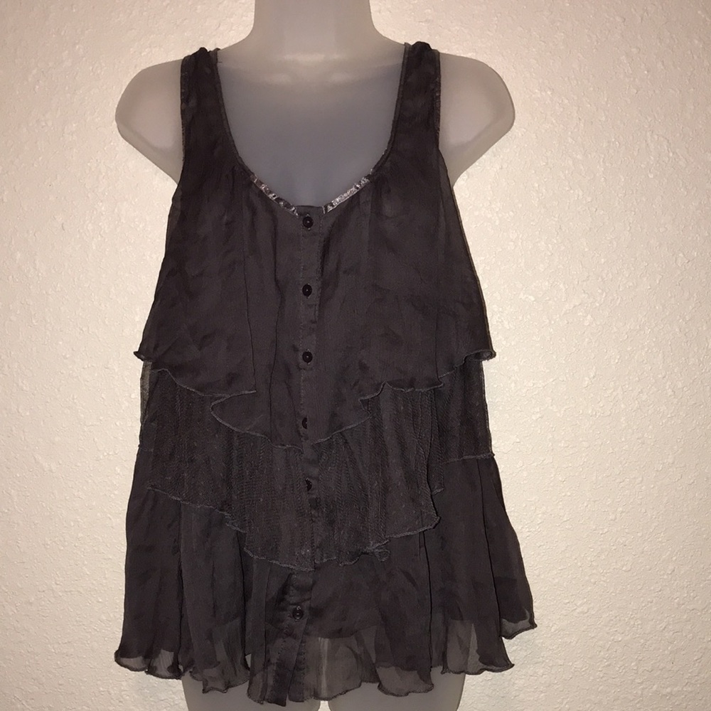 Adorable flowy top - Picture 3 of 7